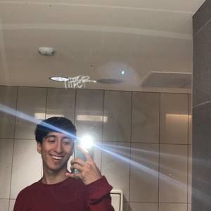 Meet your Posher, Daniel